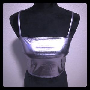 CLEARANCE! 🤩 Clé Luv Metallic Silver Crop Top